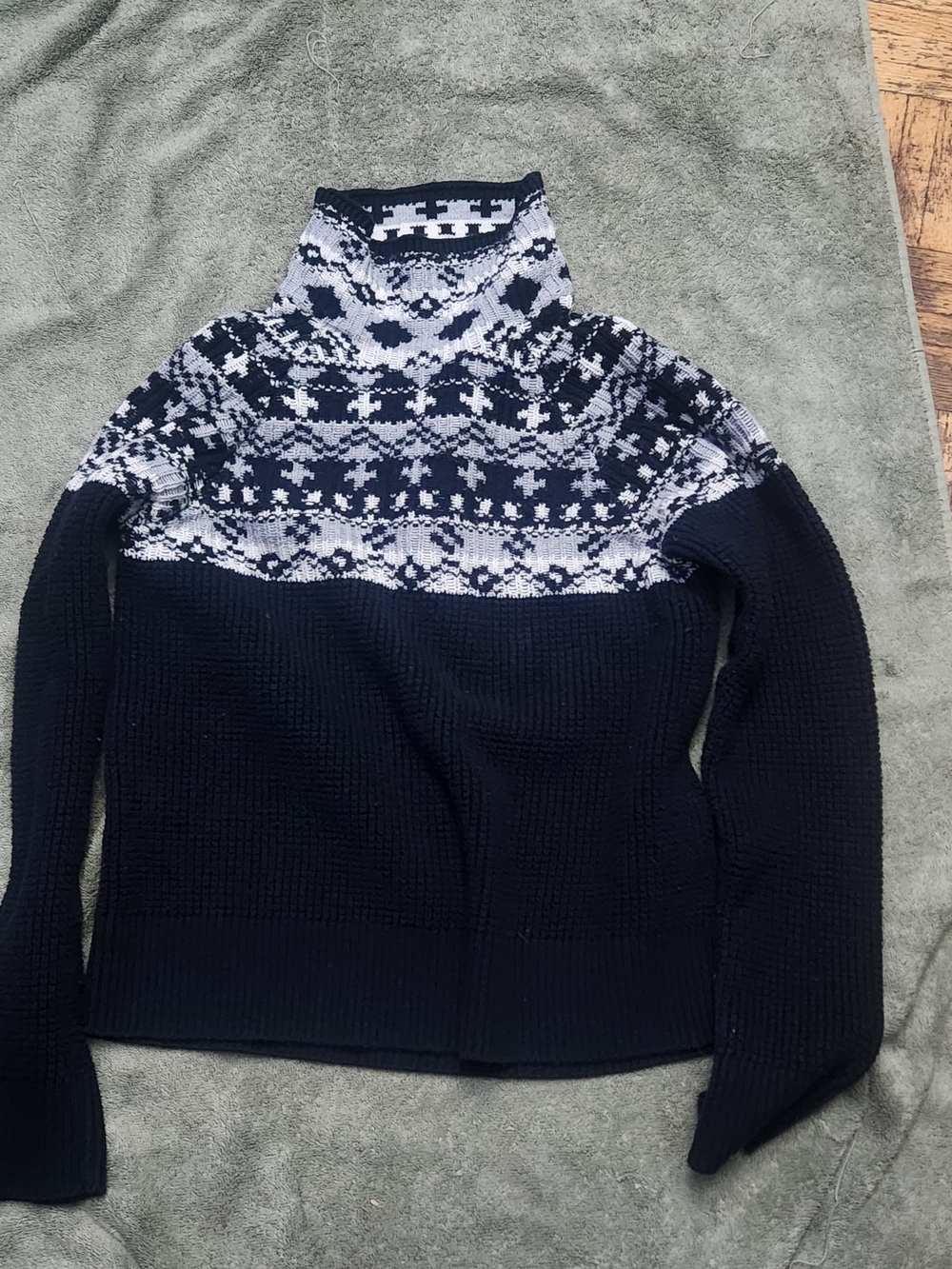 Turtleneck Fair Isle Knit Sweater - Navy & White